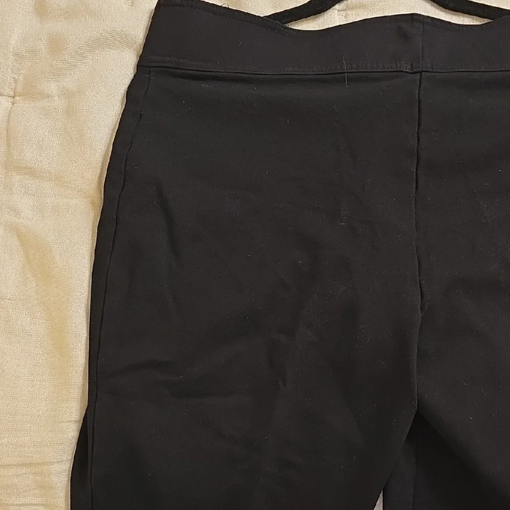 Peter Nygard Slims Elegant Black Women's Bermudas